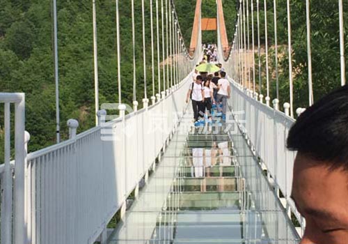 神嶺瀑布玻璃橋